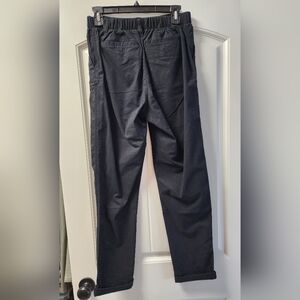 Men's Classic Straight-Leg Pants in Black